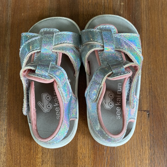 See Kai Run Sparkle Gladiator Sandals size 5c Silver/Blush - Picture 3 of 4